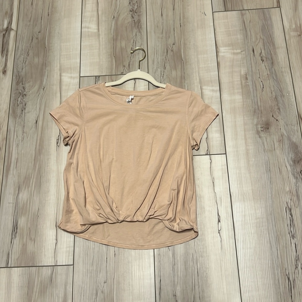 Lululemon peach tee
